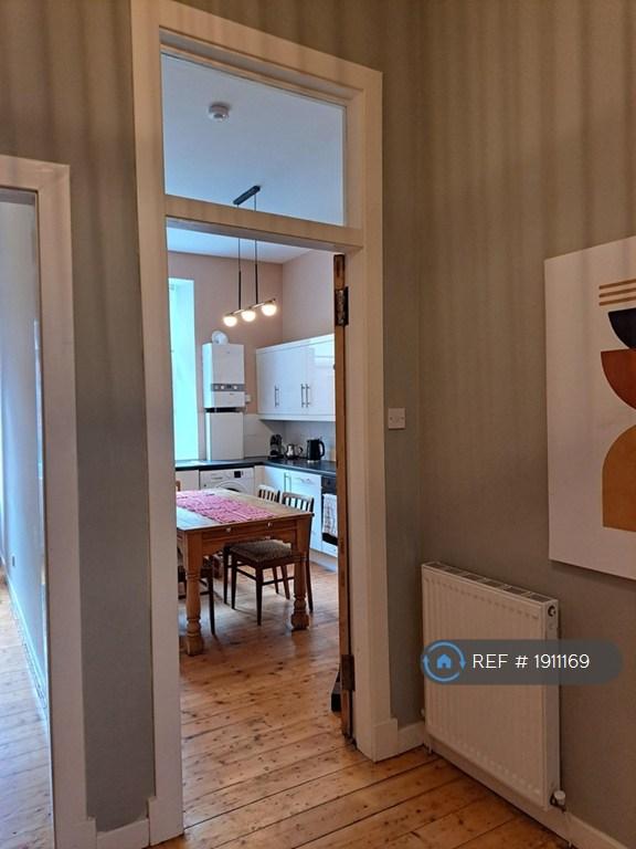 Apartment in Glasgow - View 3