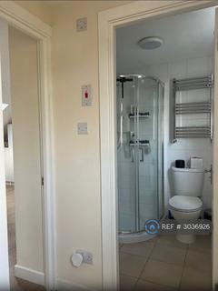 1 bedroom in a house share to rent, Falkland Road, London, N8