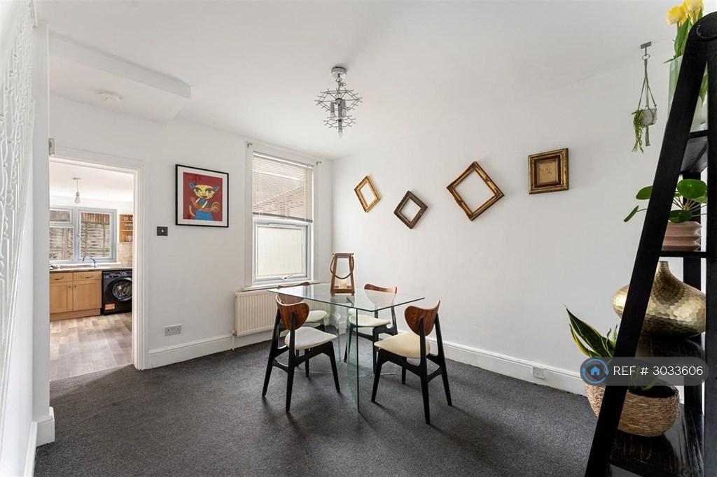 House in London - View 2
