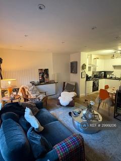 2 bedroom maisonette to rent, Torriano Avenue, London, NW5