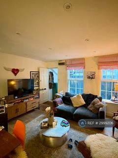 2 bedroom maisonette to rent, Torriano Avenue, London, NW5