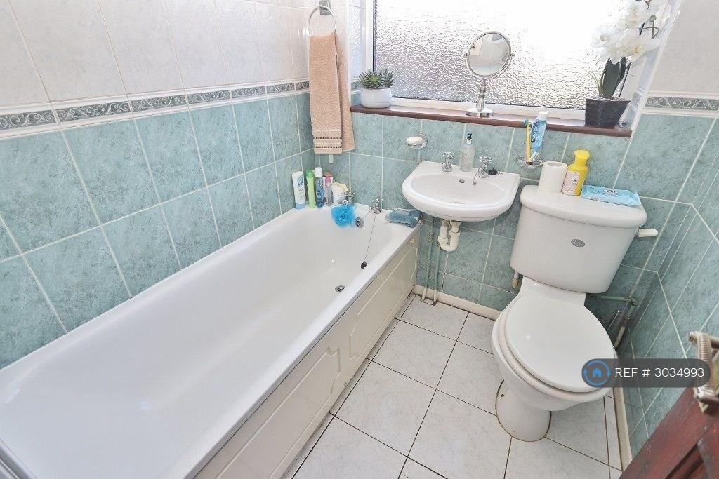 House in Romford - View 2