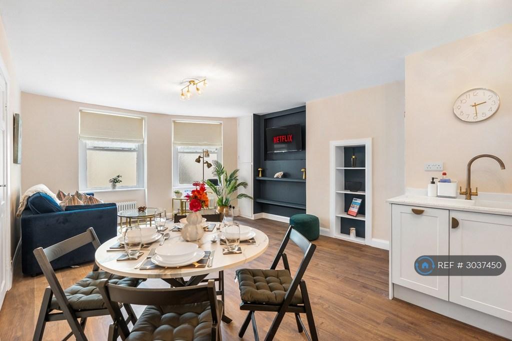 Apartment in Brighton - View 4
