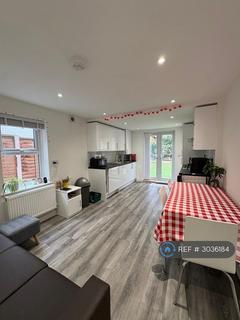 3 bedroom flat to rent, Pemberton Road, London, N4