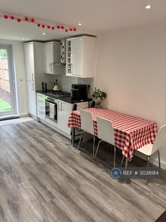 Apartment in London - More
