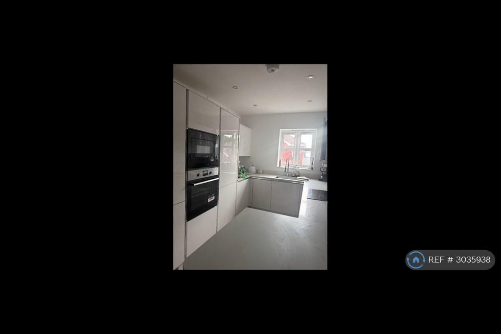 Apartment in Solihull - View 2