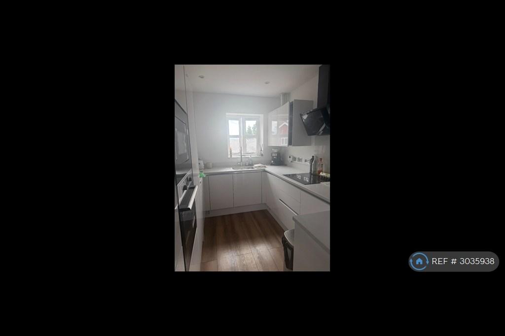 Apartment in Solihull - View 4