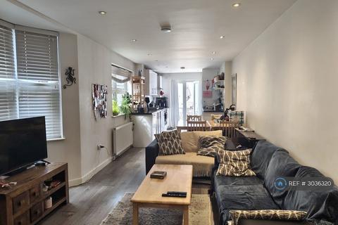 2 bedroom flat to rent, Pemberton Road, London, N4