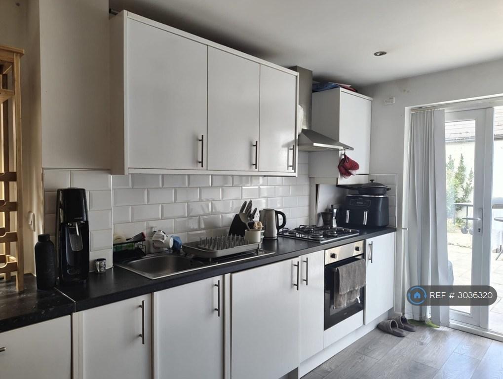 Apartment in London - View 4