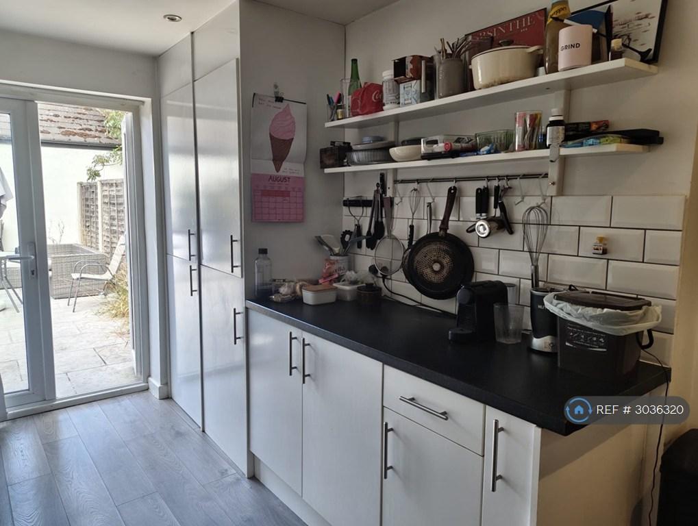 Apartment in London - View 5
