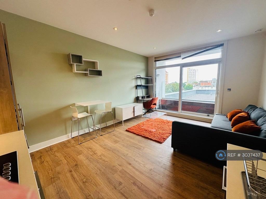 Apartment in London - View 3