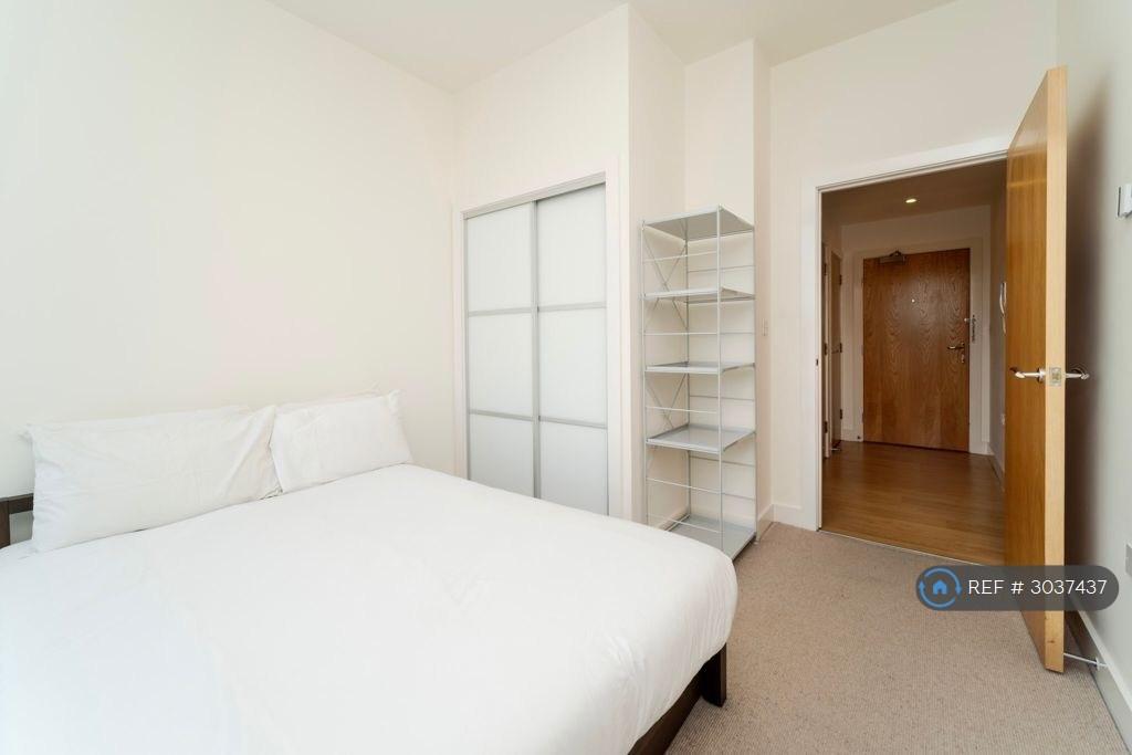Apartment in London - More