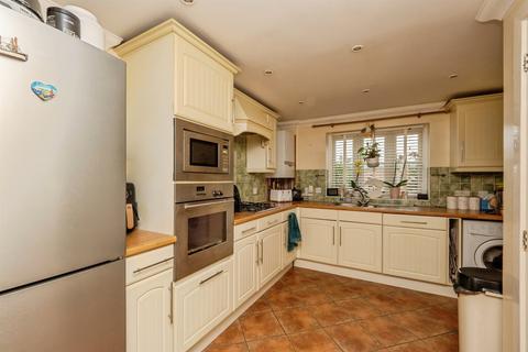 3 bedroom end of terrace house for sale, Lugger Close, Chickerell, WEYMOUTH