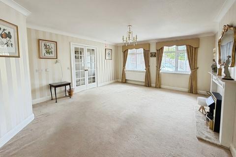 2 bedroom bungalow for sale, Cyncoed Avenue, Cardiff