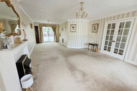 2 bedroom bungalow for sale, Cyncoed Avenue, Cardiff