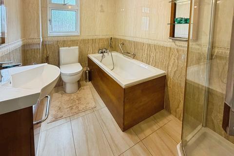 2 bedroom bungalow for sale, Cyncoed Avenue, Cardiff