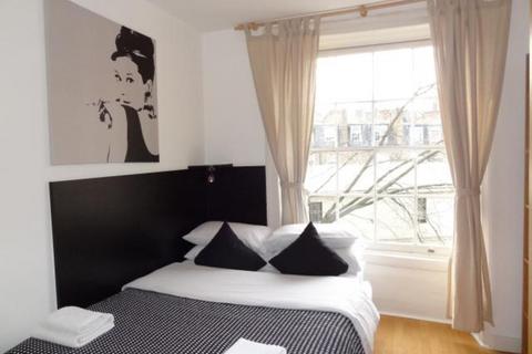 Studio to rent, Cartwright Gardens