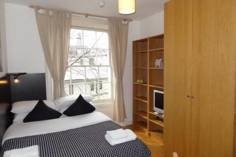 Studio to rent, Cartwright Gardens