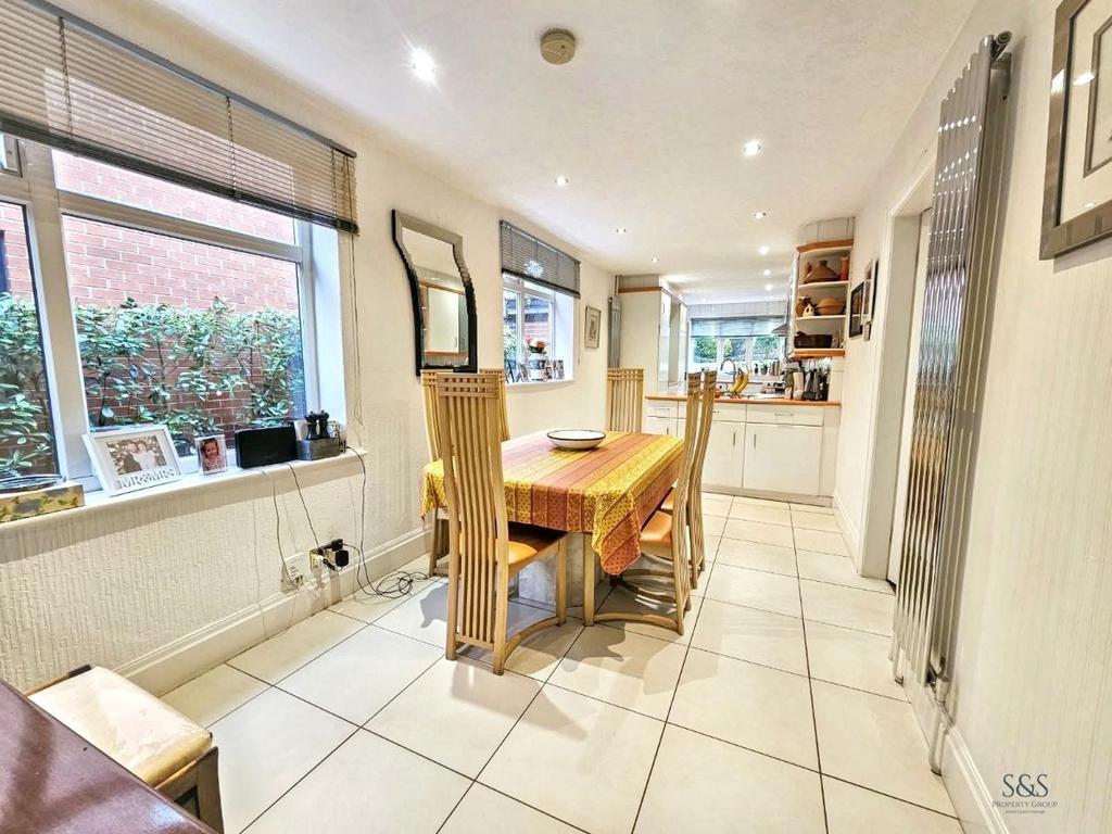 House in Salford, Greater Manchester - View 5