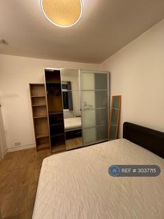 1 bedroom in a house share to rent, Parkhurst Road, London, N22