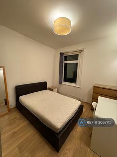 1 bedroom in a house share to rent, Parkhurst Road, London, N22