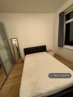1 bedroom in a house share to rent, Parkhurst Road, London, N22