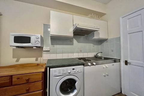 Studio to rent, 8 Cheniston Gardens, London W8