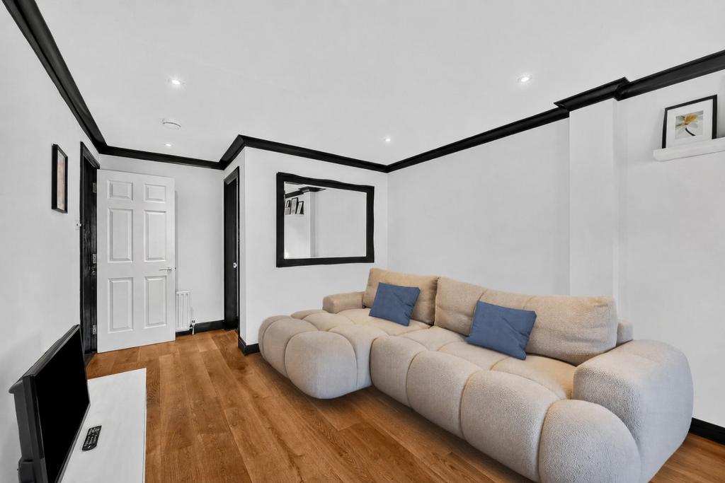 Apartment in London - View 2