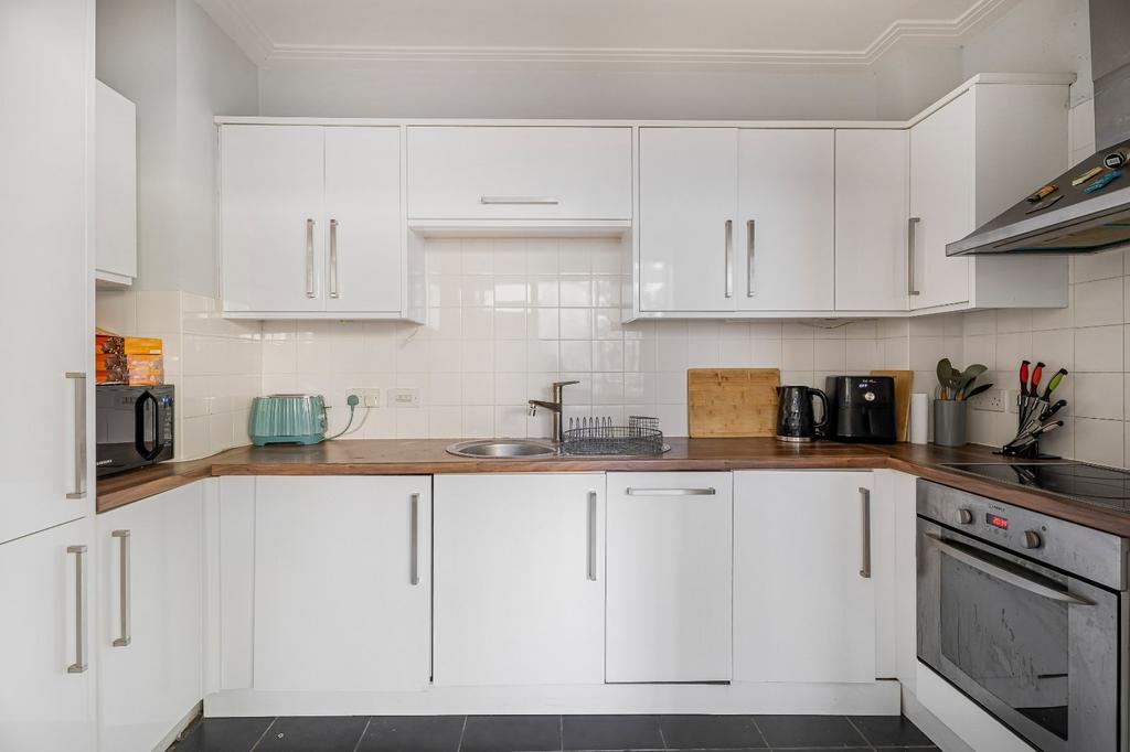 Apartment in London - View 3