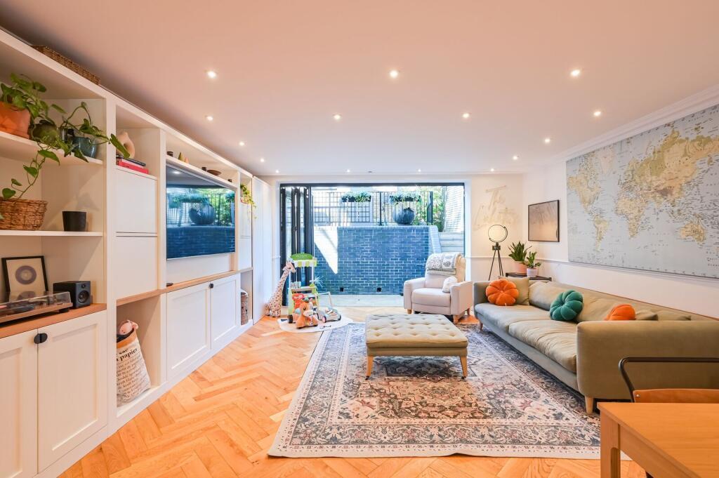 House in London - View 5