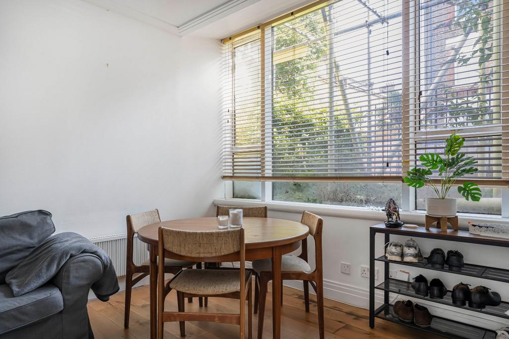 Apartment in London - View 3