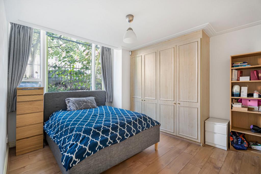 Apartment in London - View 5