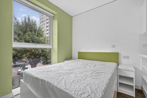 Studio to rent, St. Anns Road, London, W11
