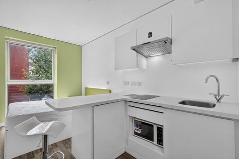 Studio to rent, St. Anns Road, London, W11
