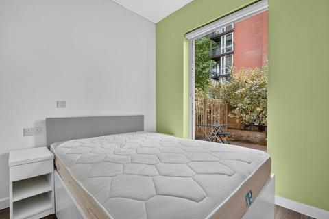 Studio to rent, St. Anns Road, London, W11