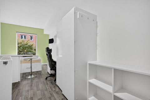 Studio to rent, St. Anns Road, London, W11