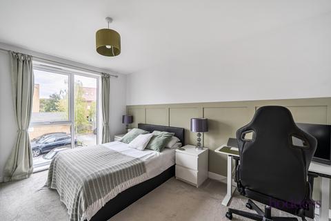 2 bedroom apartment for sale, Fossett Apartments, Hawker Drive, Addlestone, Surrey, KT15