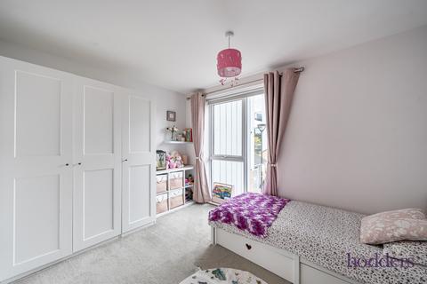 2 bedroom apartment for sale, Fossett Apartments, Hawker Drive, Addlestone, Surrey, KT15