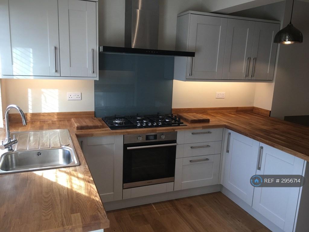 House in Brentford - View 2