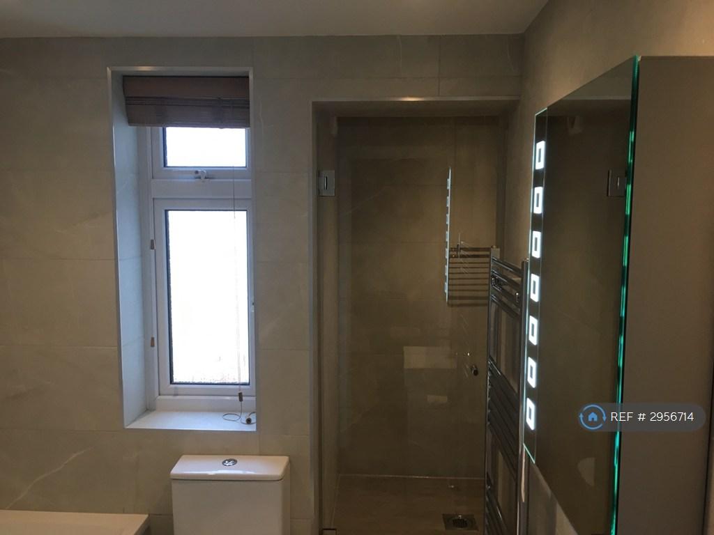 House in Brentford - More