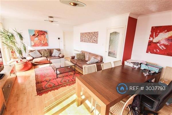 Apartment in Southampton - View 3