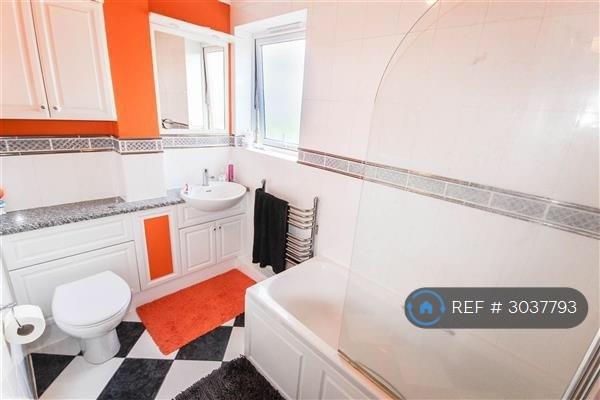 Apartment in Southampton - View 5