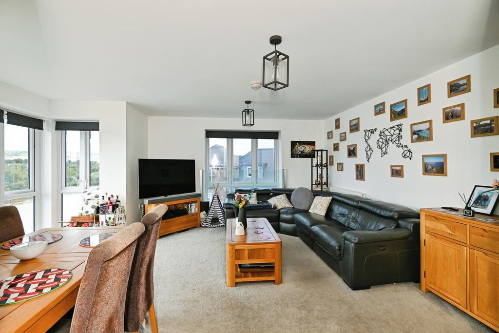 Apartment in Rochester - More