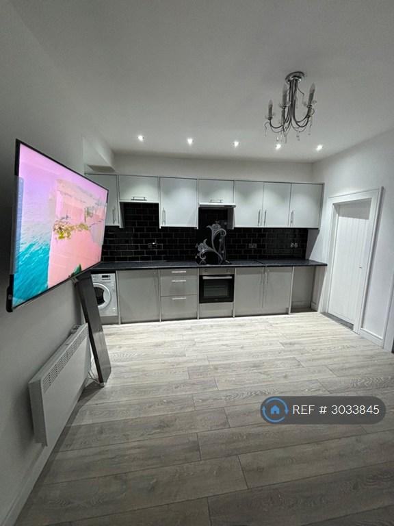 Apartment in Manchester - View 3