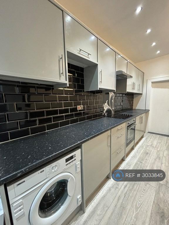 Apartment in Manchester - View 5