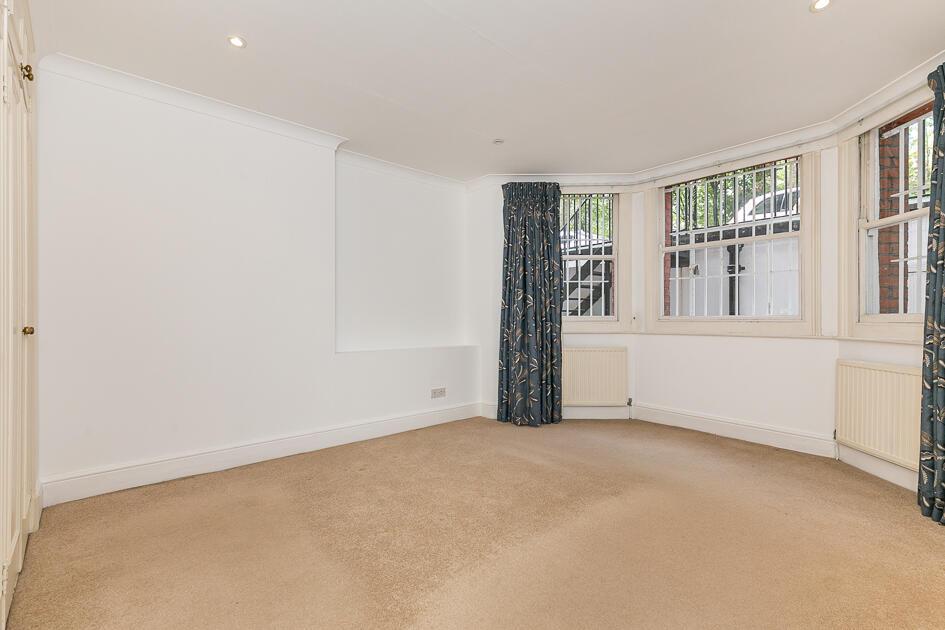 Apartment in London - More