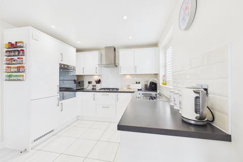 undefined, Meadowland Close, Bramley, RG26