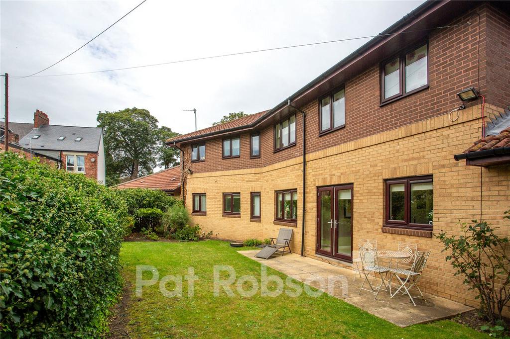 Apartment in Newcastle Upon Tyne - View 2