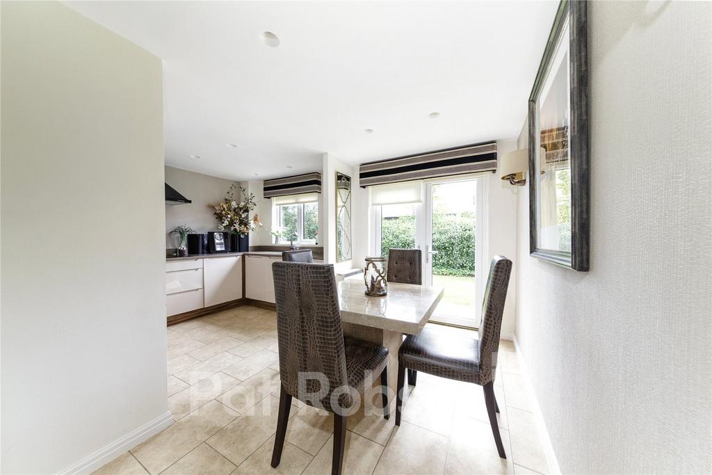 Apartment in Newcastle Upon Tyne - View 5