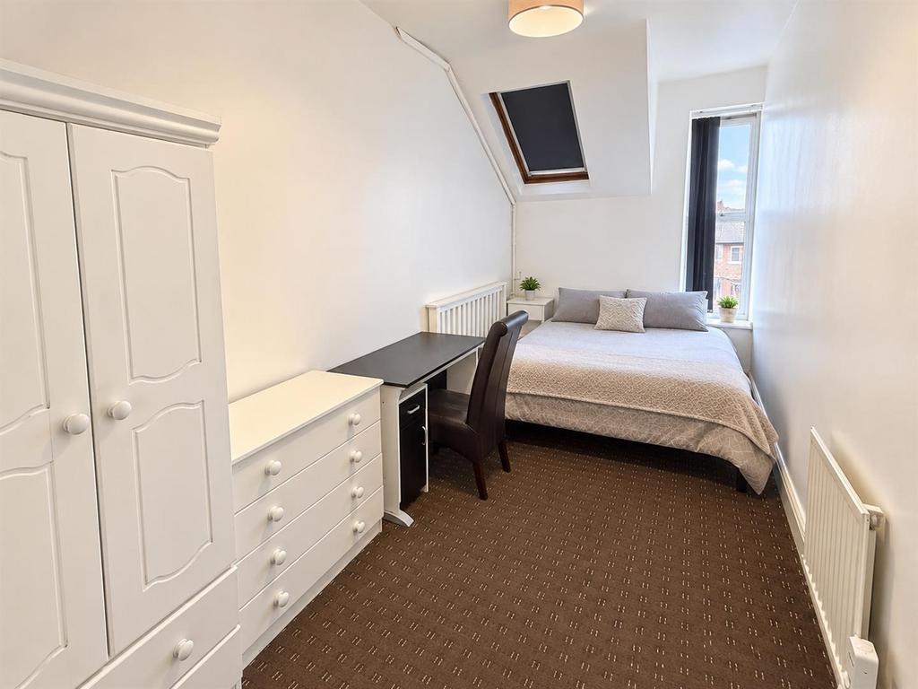 House in Nottingham - View 2